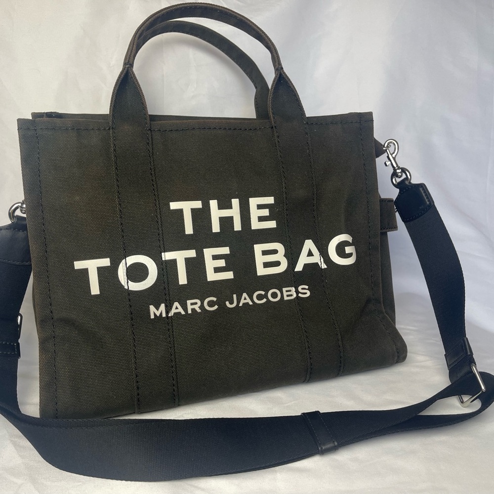 Marc Jacobs THE CANVAS
MEDIUM TOTE BAG